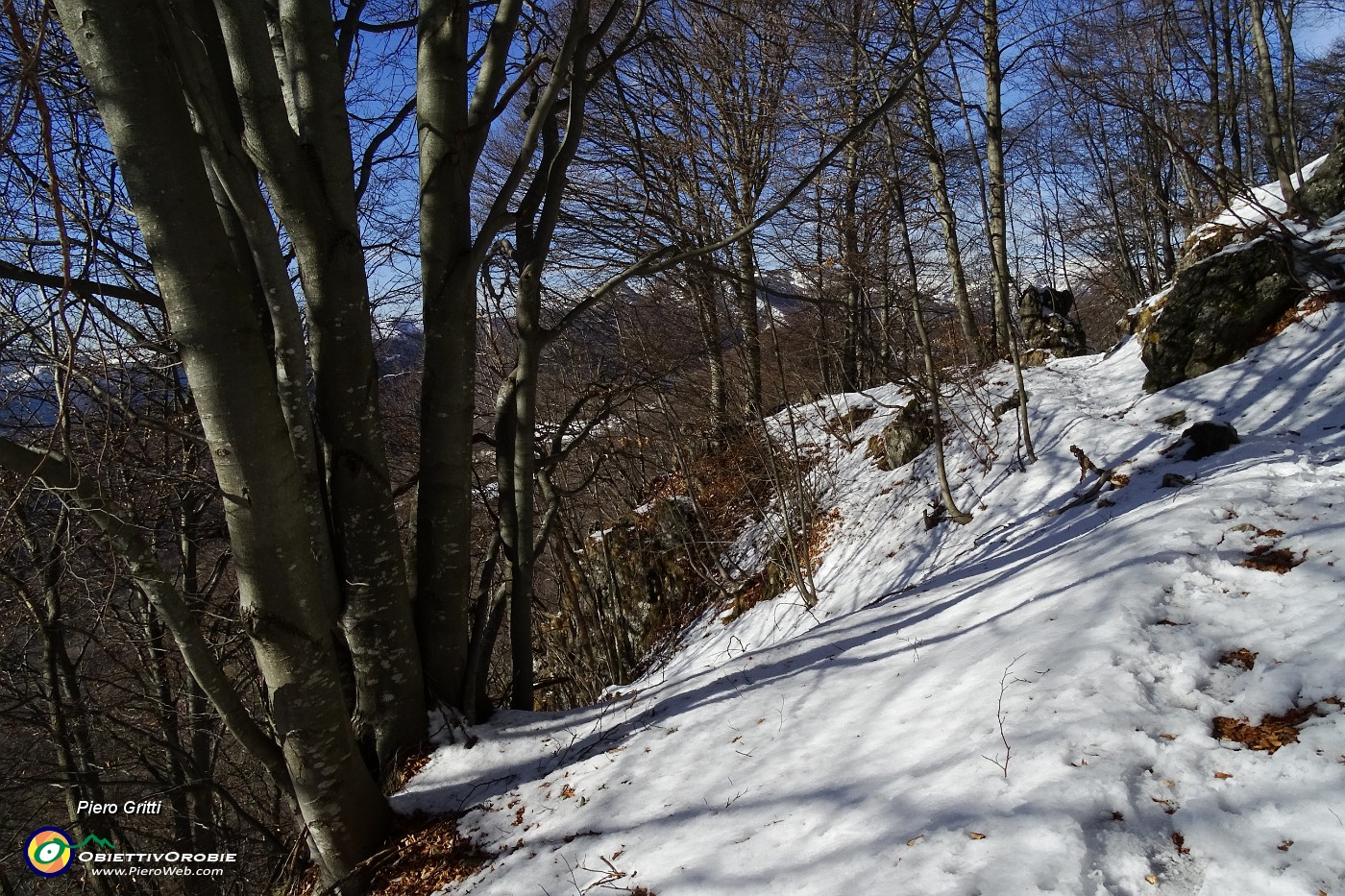 66 In traverso sui fianchi dello Zuccone  e Corno dell'Arco .JPG